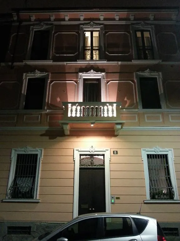 Casa Calicantus Milan 2*,